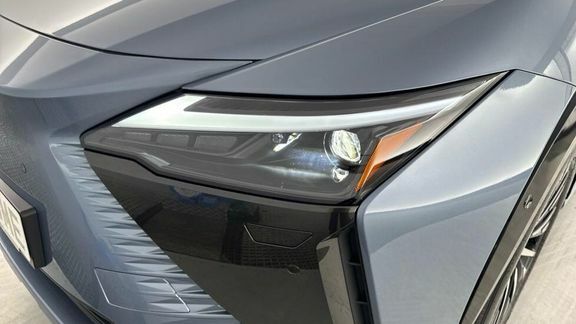 Lexus RZ 300E 71.4Kwh Takumi Grey #23