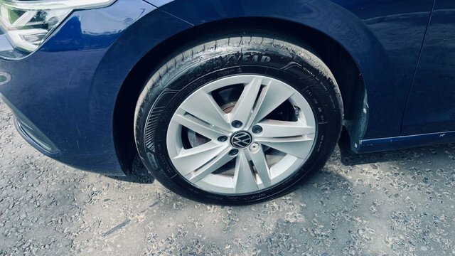 Volkswagen Golf Tsi Life Hatchback YE73CUC Blue #4