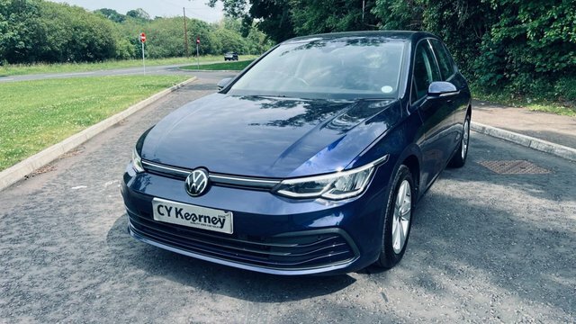 Volkswagen Golf Tsi Life Hatchback YE73CUC Blue #2