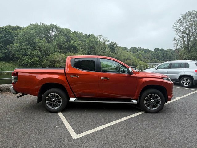 Mitsubishi L200 Di-d Dc Warrior Pickup Orange #4