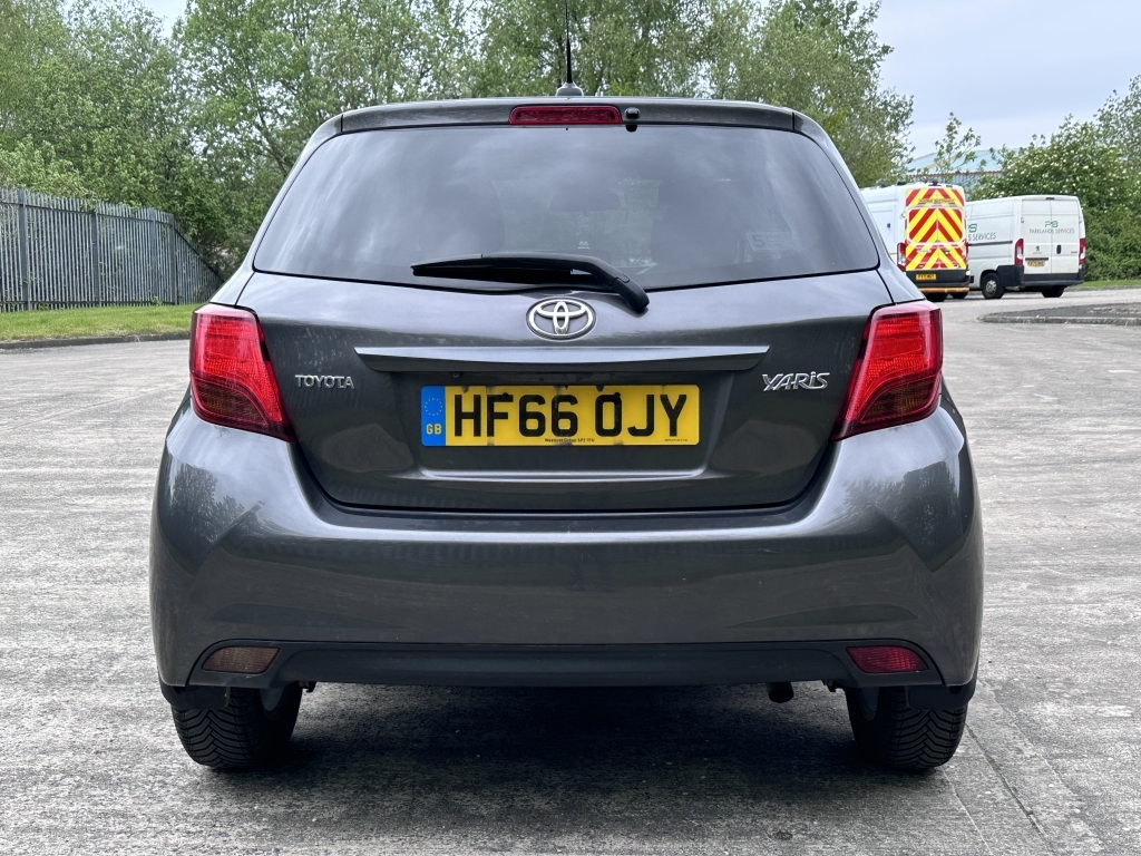 Toyota Yaris 1.3 Vvt-i Icon Tss HF66OJY Grey #6