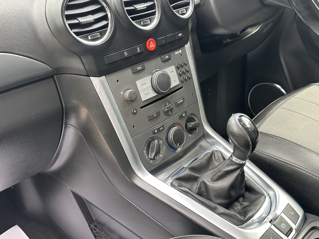 Vauxhall Antara Hatchback Black #28