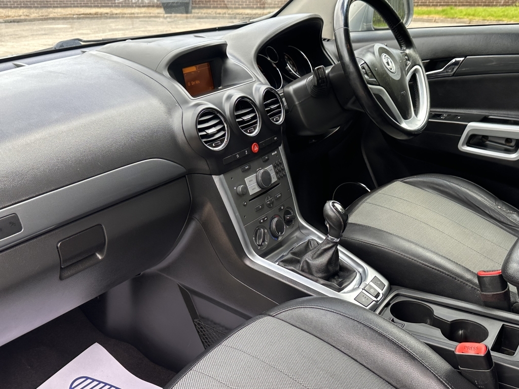 Vauxhall Antara Hatchback Black #27