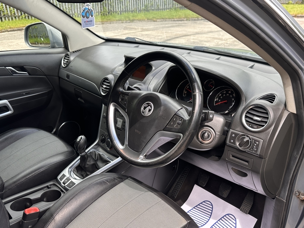 Vauxhall Antara Hatchback Black #13