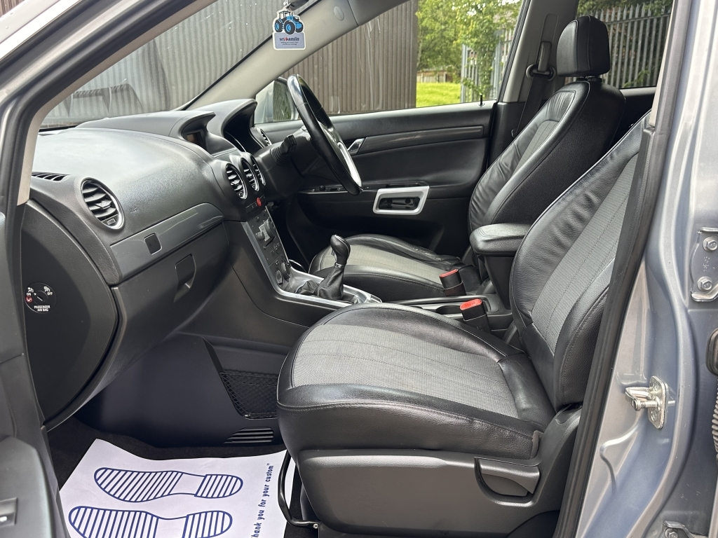 Vauxhall Antara Hatchback Black #26