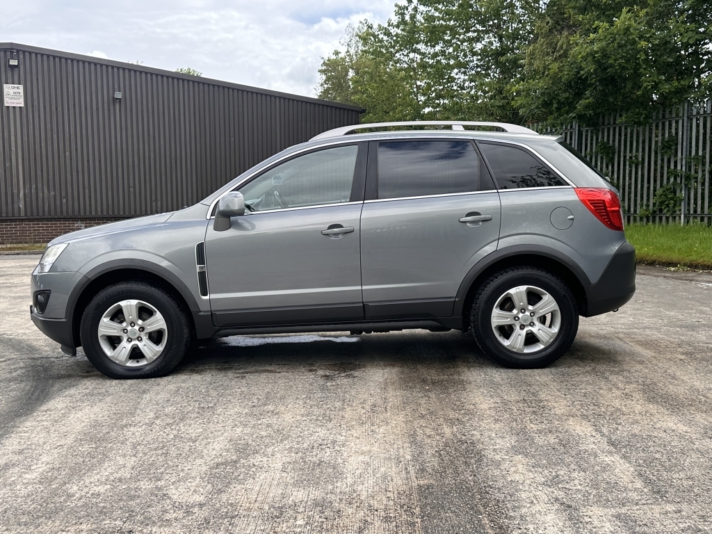 Vauxhall Antara Hatchback Black #8