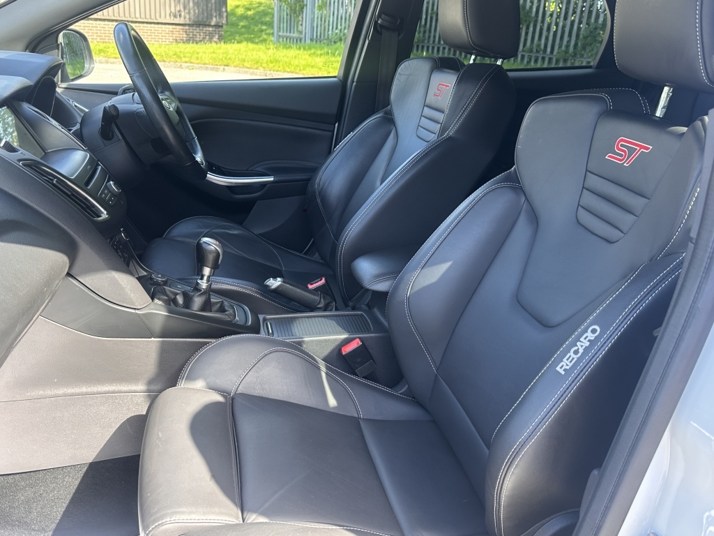 Ford Focus Focus Titanium Black #31