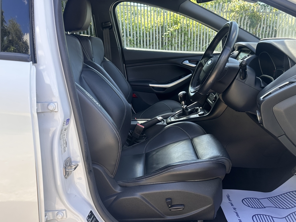 Ford Focus Focus Titanium Black #17