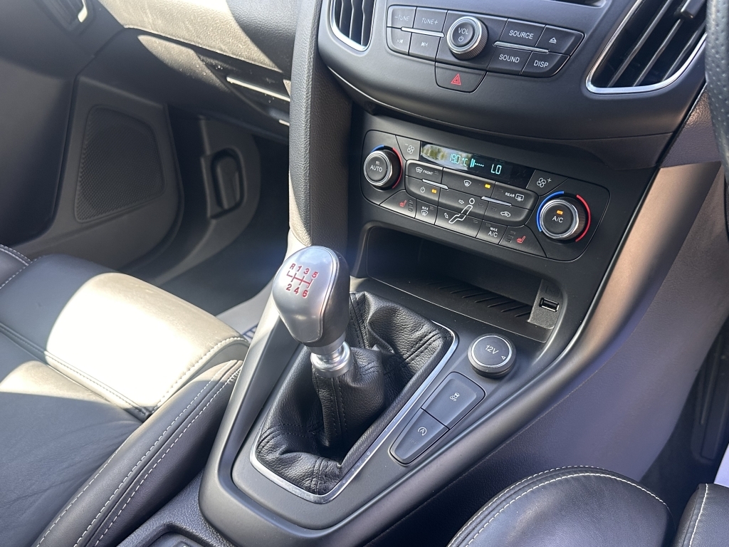 Ford Focus Focus Titanium Black #25