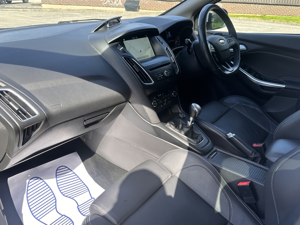 Ford Focus Focus Titanium Black #32