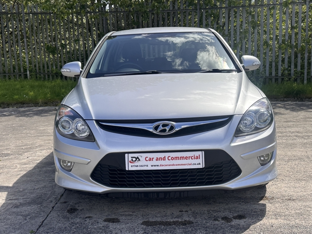 Hyundai I30 1.6 Comfort Crdi Silver #2