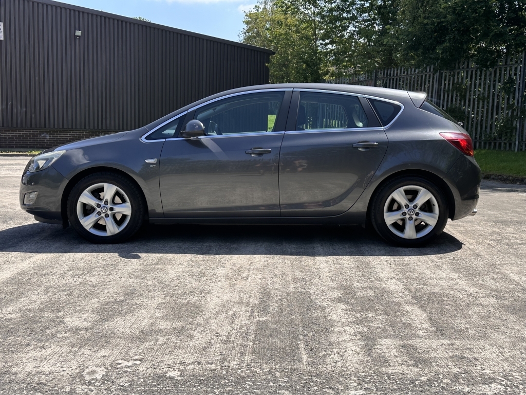 Vauxhall Astra 2.0 Cdti 16V Sri Black #44