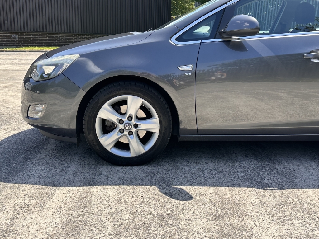 Vauxhall Astra 2.0 Cdti 16V Sri Black #40