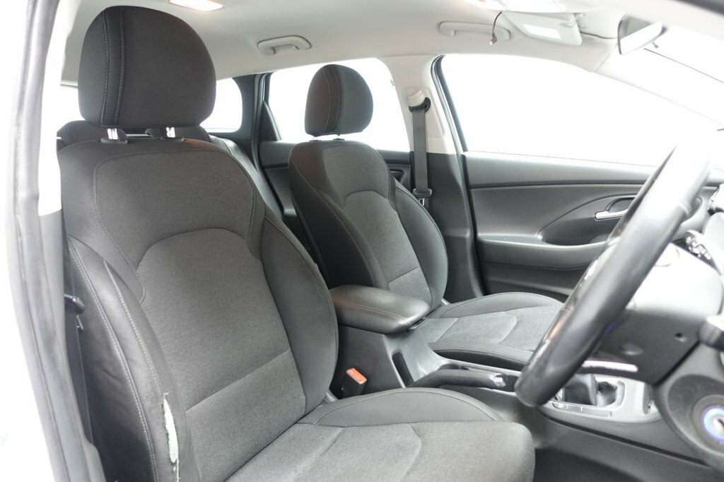 Hyundai I30 1.6L Se Connect CN21LWC White #3