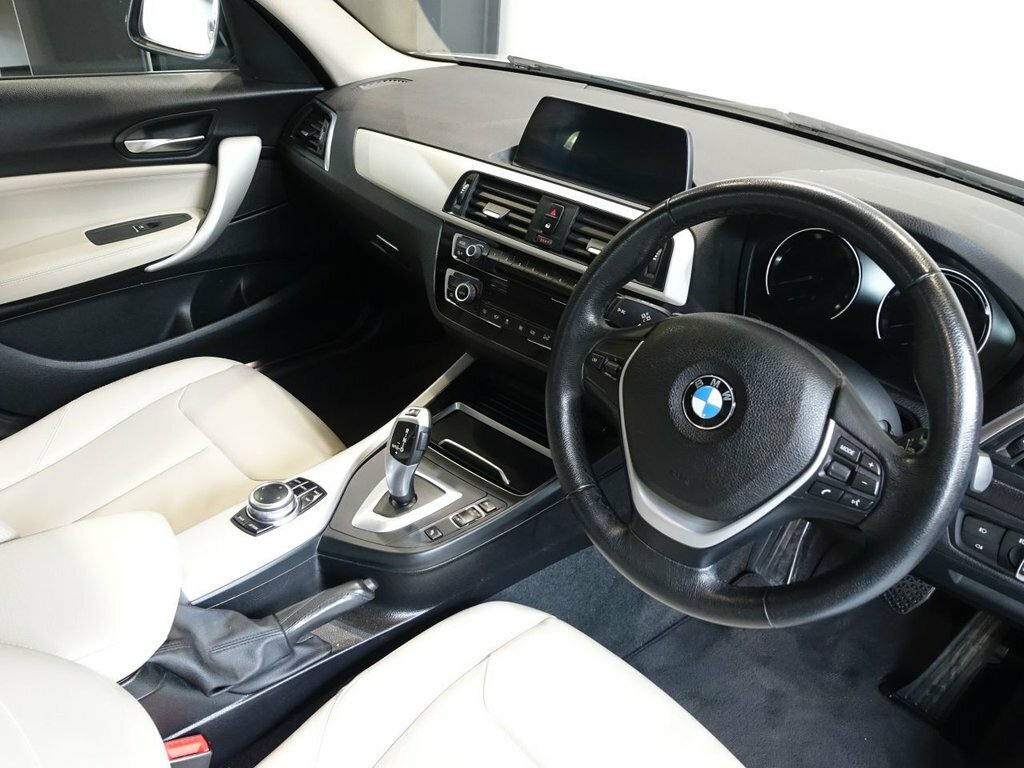 BMW 1 Series 1.5L Se LN68VHR Silver #2