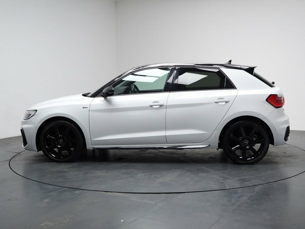 Audi A1 1L Black Edition GX22XAC White #6