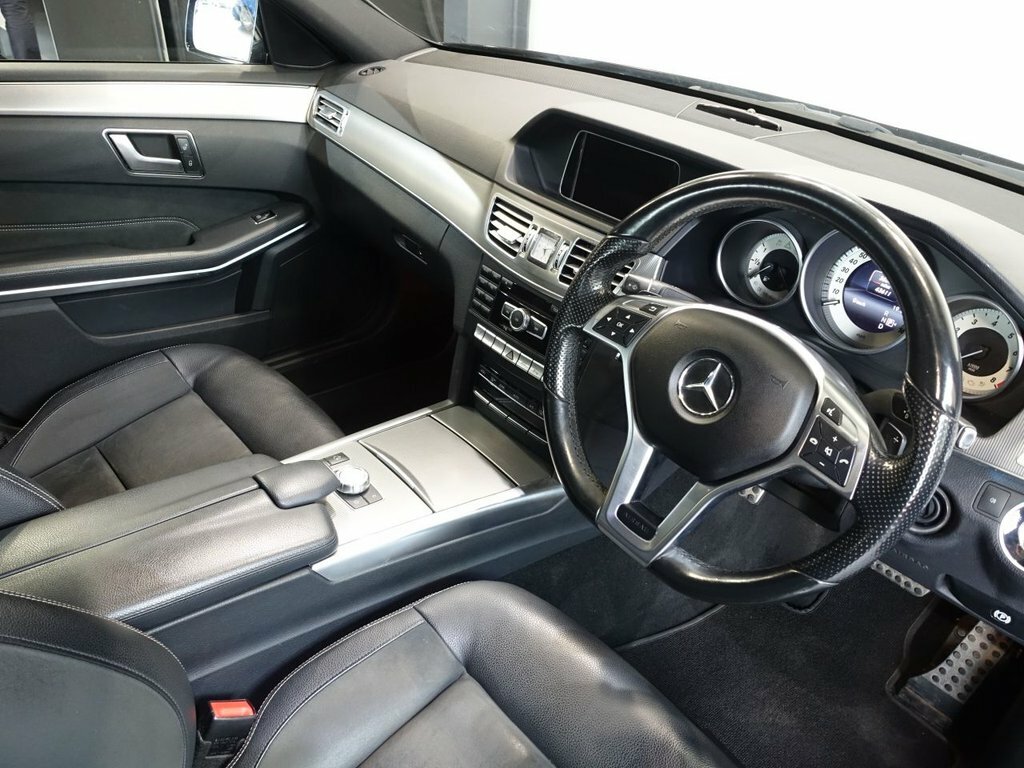 Mercedes-Benz E Class 2L Amg Line Black #2