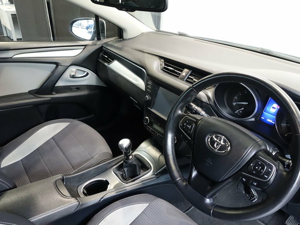 Toyota Avensis 1.8L Business Edition Grey