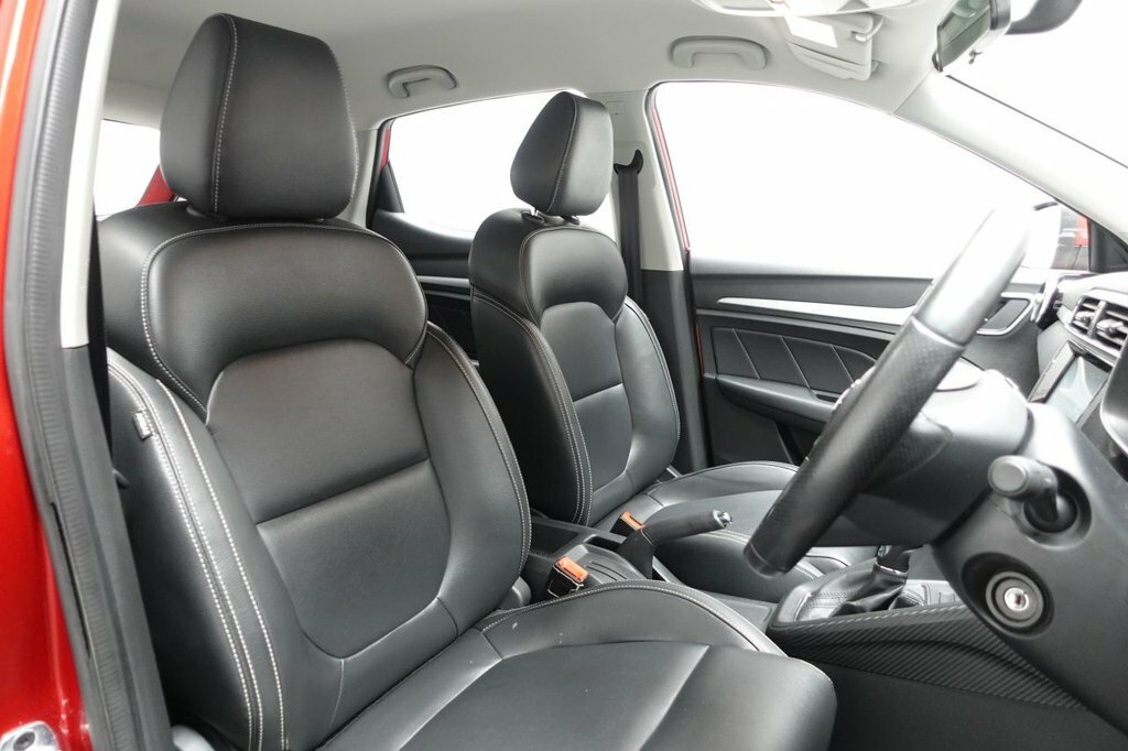 MG ZS 1L Exclusive Red #3