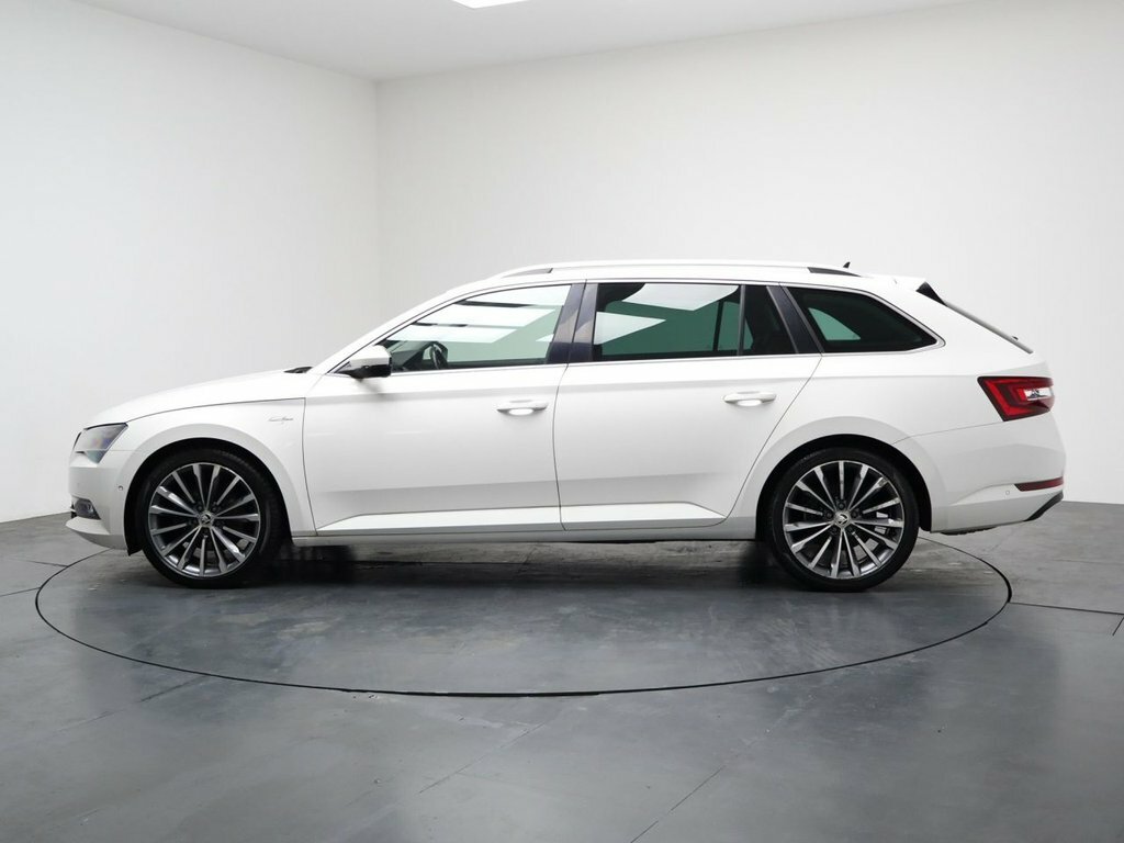Skoda Superb 2L Laurin Klement LC68NUY White #6