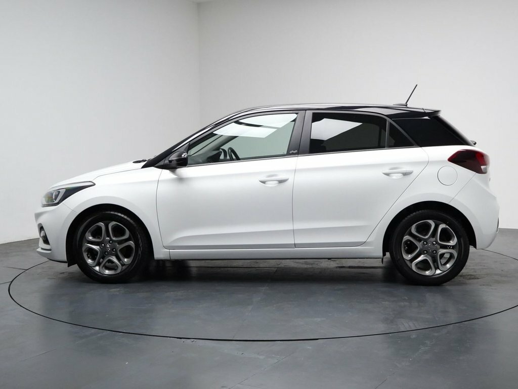 Hyundai I20 1.2L Play SB69ZFT White #6