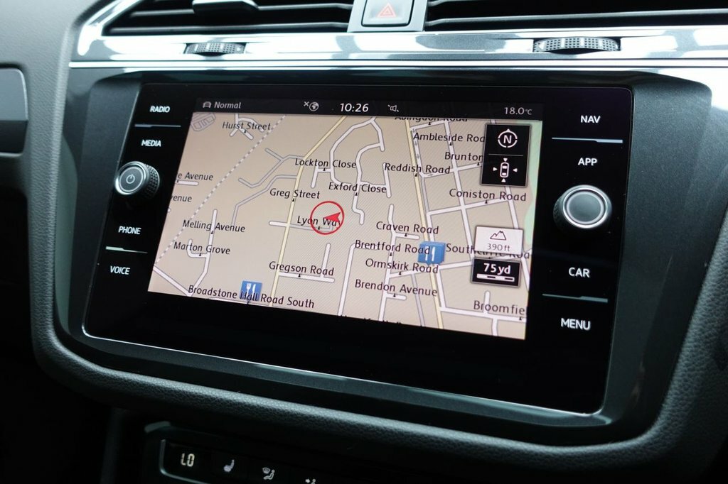 Volkswagen Tiguan 1.5L R-line SV19VPO White #2