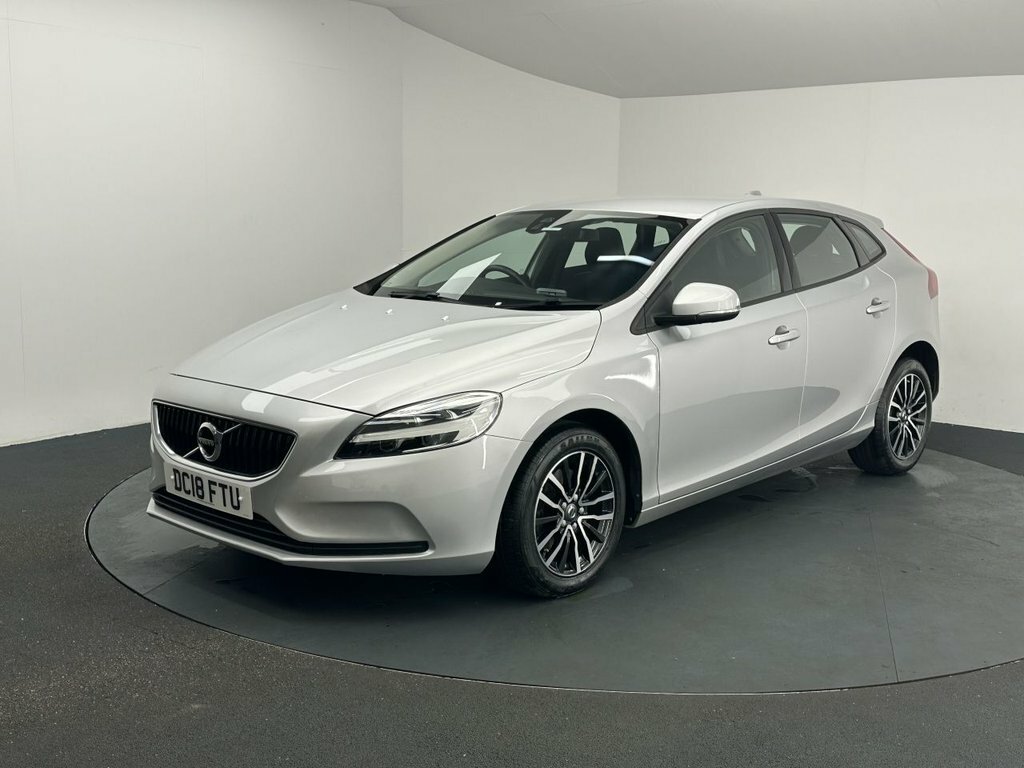 Volvo V40 2L Momentum DC18FTU Silver #5