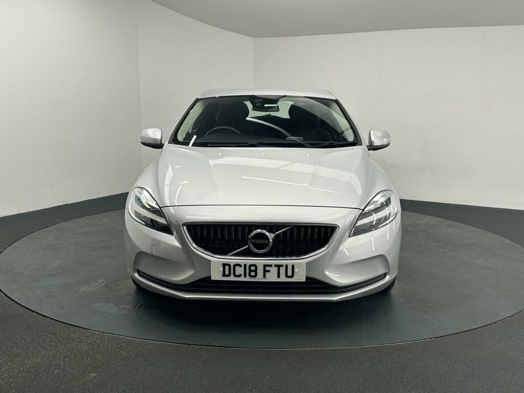 Volvo V40 2L Momentum DC18FTU Silver #4
