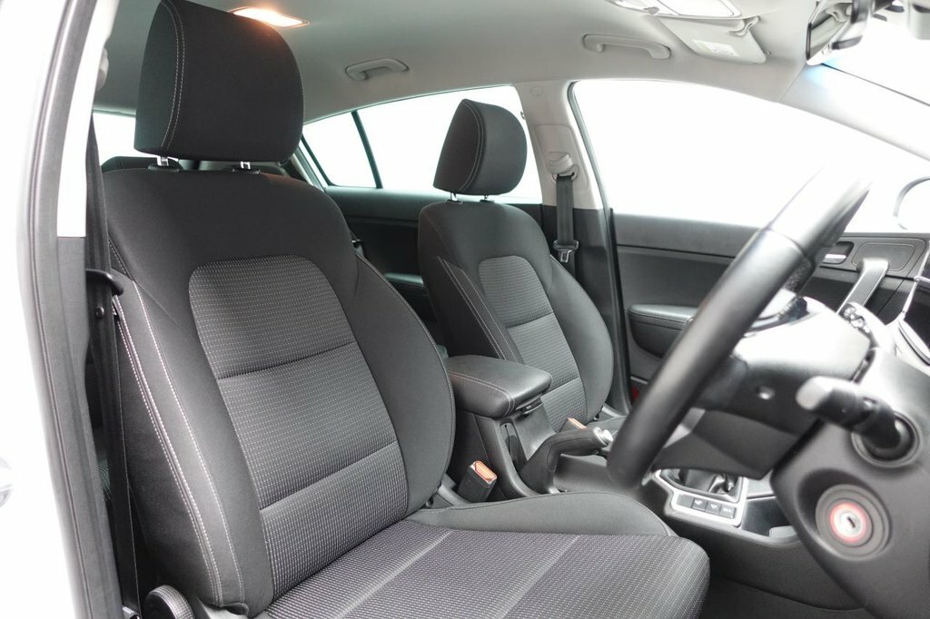 Kia Sportage 1.6L 2 VO70JRX White #3