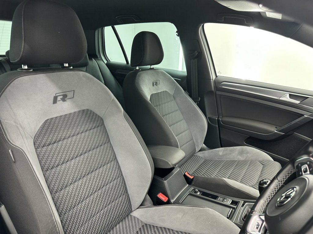 Volkswagen Golf 1.5L R-line VA19UWG White #2