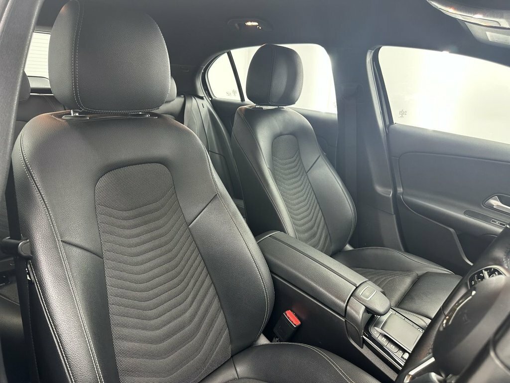 Mercedes-Benz A Class 1.5L Se Black #2