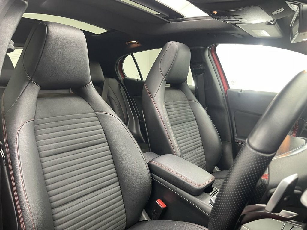 Mercedes-Benz GLA Class 1.6L Amg Line Edition EK69DHY Red #2