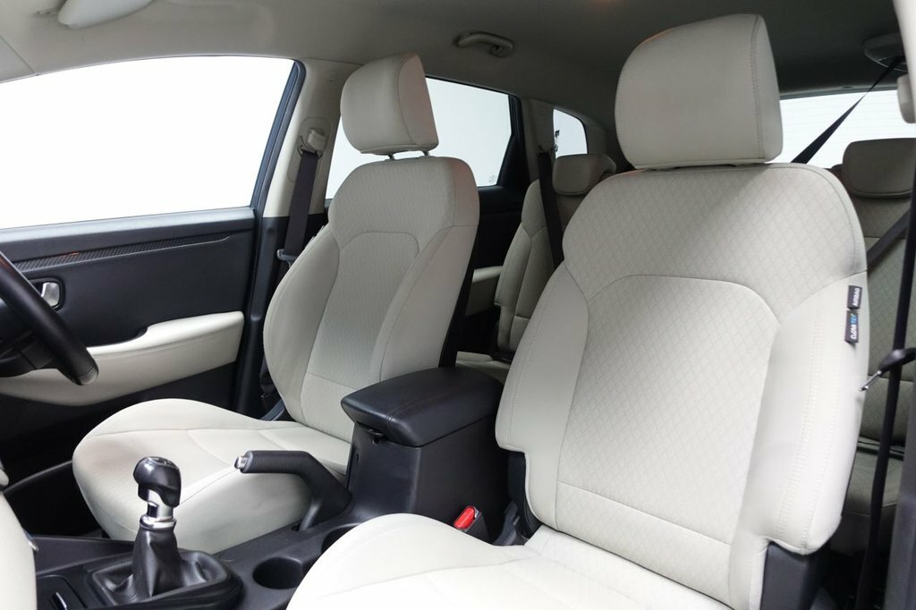 Kia Carens Crdi 2 White #14