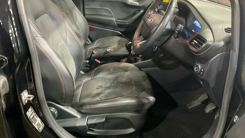 Ford Fiesta 1L St-line Vignale YT22YBK Black #2