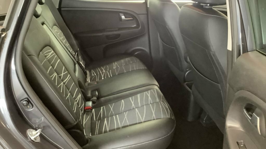 Kia Venga 1.6L 3 Silver #6