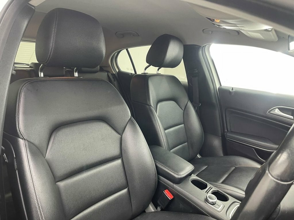 Mercedes-Benz GLA Class 1.6L Se KM18ZYD White #2