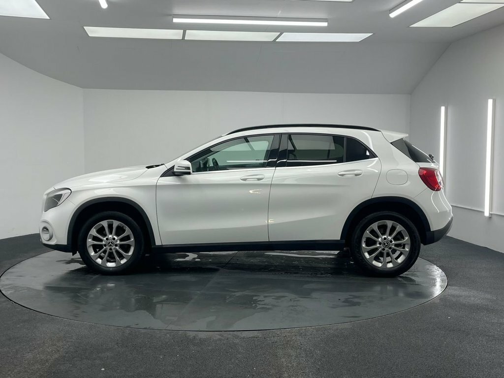 Mercedes-Benz GLA Class 1.6L Se KM18ZYD White #6