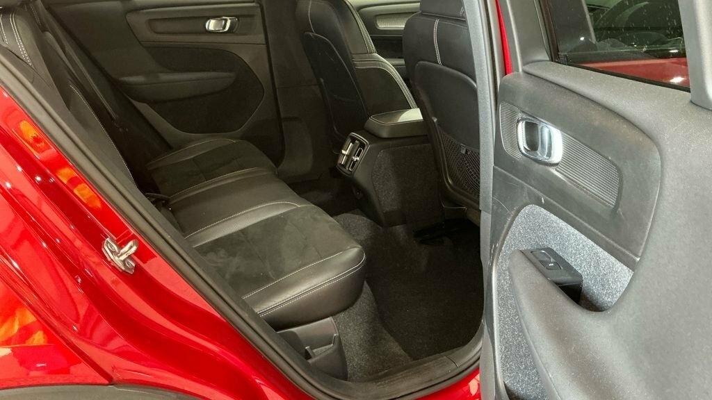 Volvo XC40  Black #9