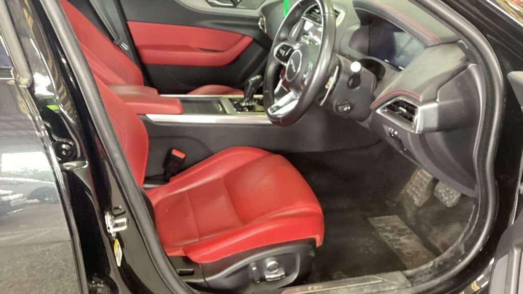 Jaguar XE 2L R-dynamic S Black #2