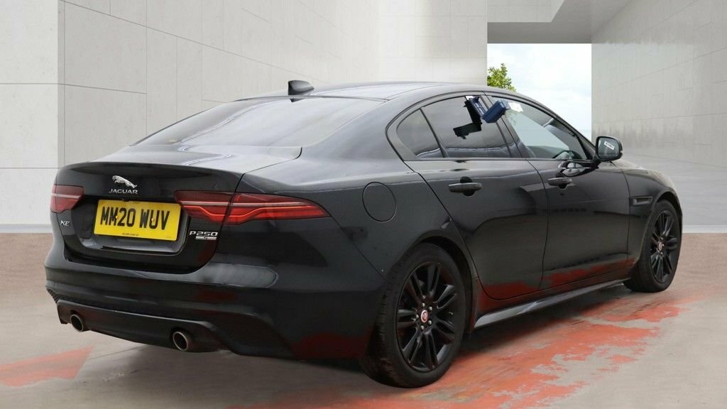 Jaguar XE 2L R-dynamic S Black #5