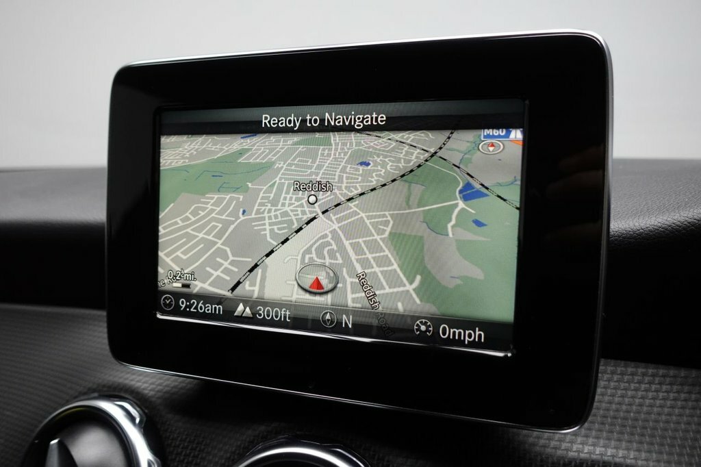 Mercedes-Benz GLA Class 1.6L Se OV19XXY Black #2