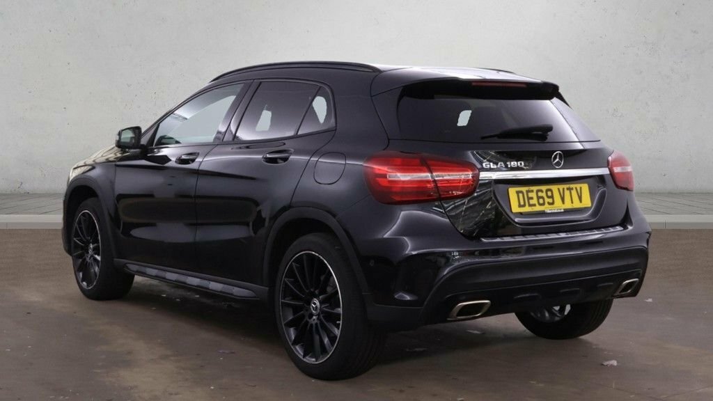 Mercedes-Benz GLA Class Gla 180 Amg Line Edition Grey #3