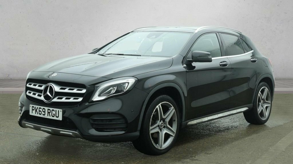 Mercedes-Benz GLA Class Gla 180 Amg Line Edition  #2