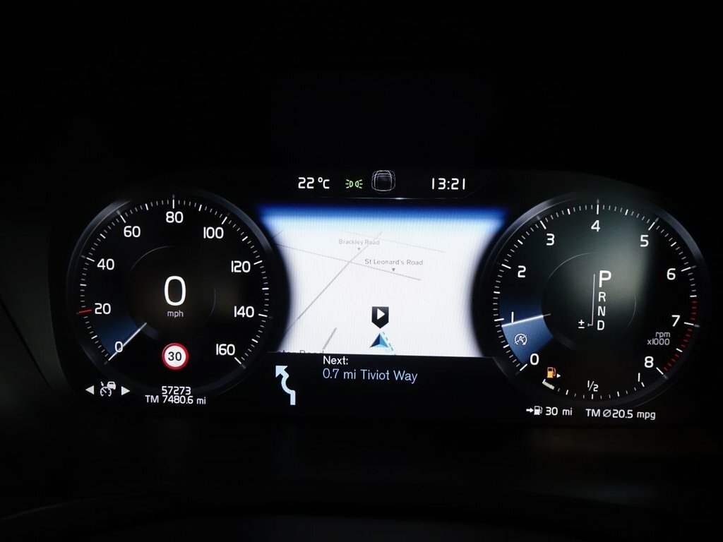 Volvo V90 2L Momentum Plus YY20KKB Black #2