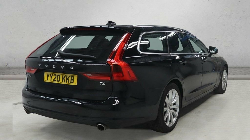 Volvo V90 2L Momentum Plus Black #4