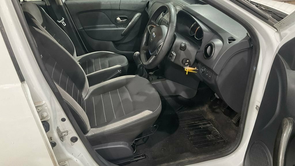 Dacia Sandero Stepway 0.9L Comfort White #2