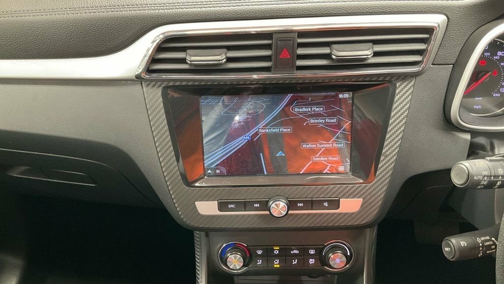 MG ZS 1.5 Vti-tech Exclusive Euro 6 Ss Red #2