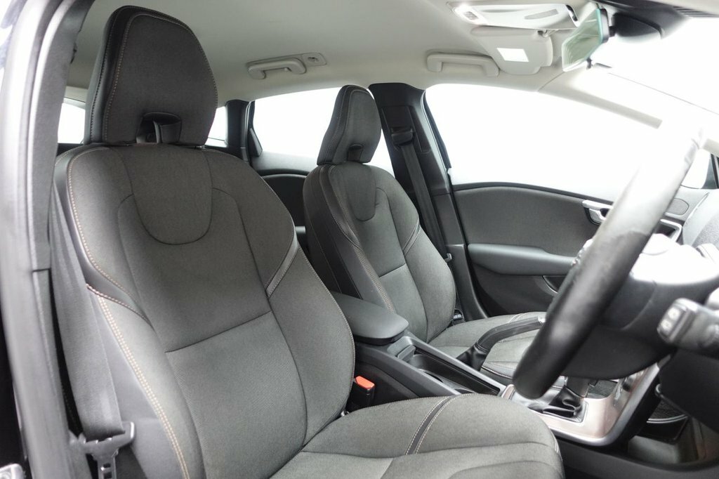 Volvo V40 Cross Country 1.5L Nav Plus FX68FPE Black #3