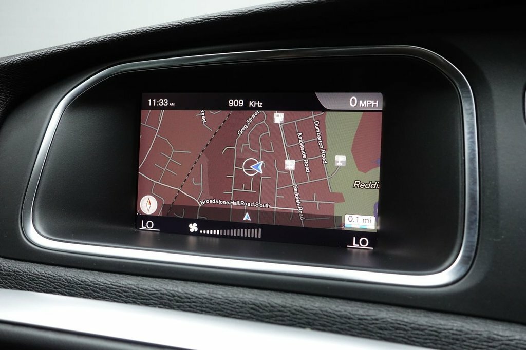 Volvo V40 Cross Country 1.5L Nav Plus FX68FPE Black #2