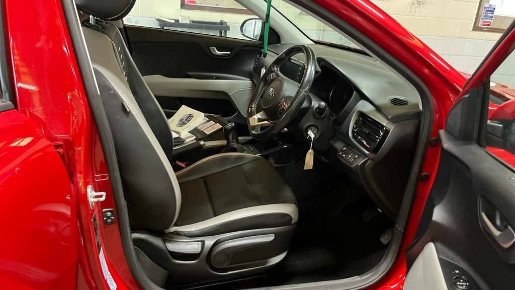 Kia Stonic 1L 3 Red #2